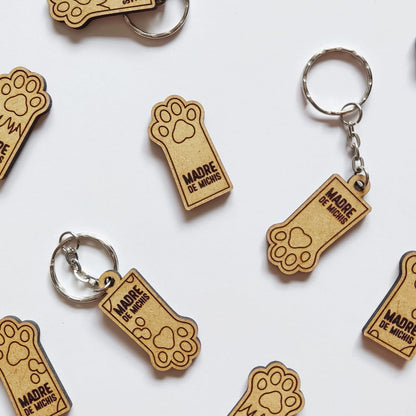 Llavero o imán "Madre de michis"