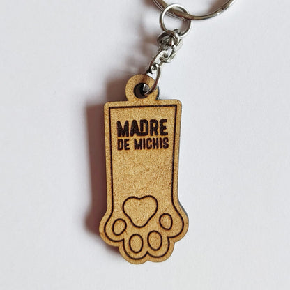 Llavero o imán "Madre de michis"