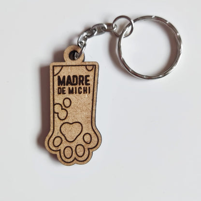 Llavero o imán "Madre de michis"